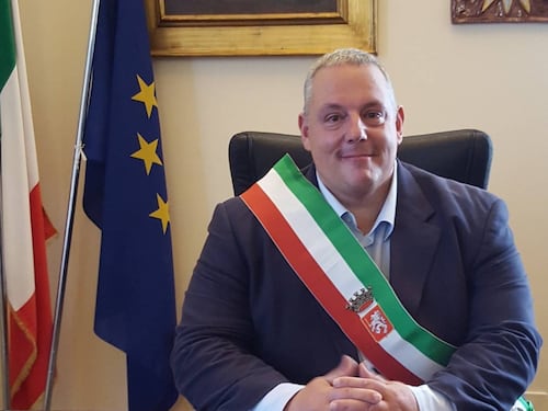 "Delinquentelli, venite quando sono a casa". L'"invito" ai ladri del sindaco di centrodestra
