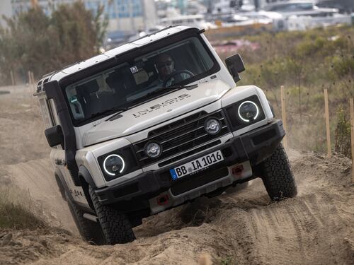 Ineos Grenadier, tra il debutto del Quartermaster e la prova in offroad