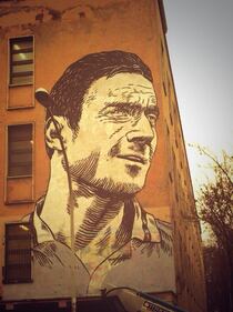 Totti come il papa, diventa un murales a Roma 1