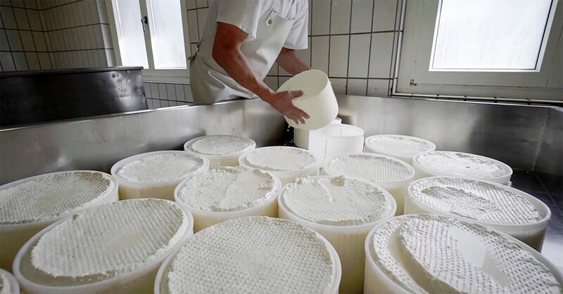 Produzione formaggi in Val Brembana