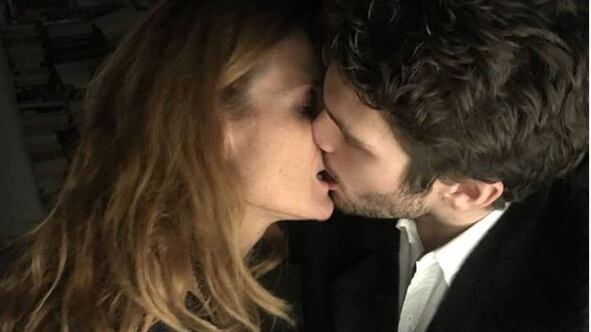 GF Vip, Jane felice con Elia: "Questo 2019 l'ho cominciato con te!"