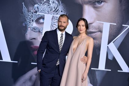 Dakota Johnson senza reggiseno per "50 Sfumature di Nero" 1