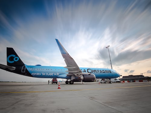 Malpensa, decolla il volo Vip di La Compagnie per New York