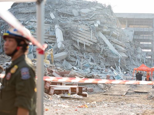 "Myanmar, forse 10mila morti". Ma la giunta bombarda i ribelli