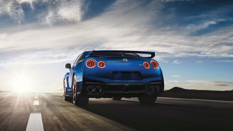 Nissan GT-R Takumi Edition e Skyline Edition, guarda tutte le foto 7