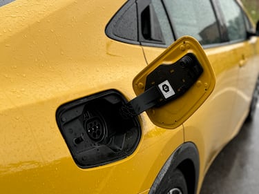 Toyota Prius 2024: guarda la gallery della nuova plug-in con 230 CV 15