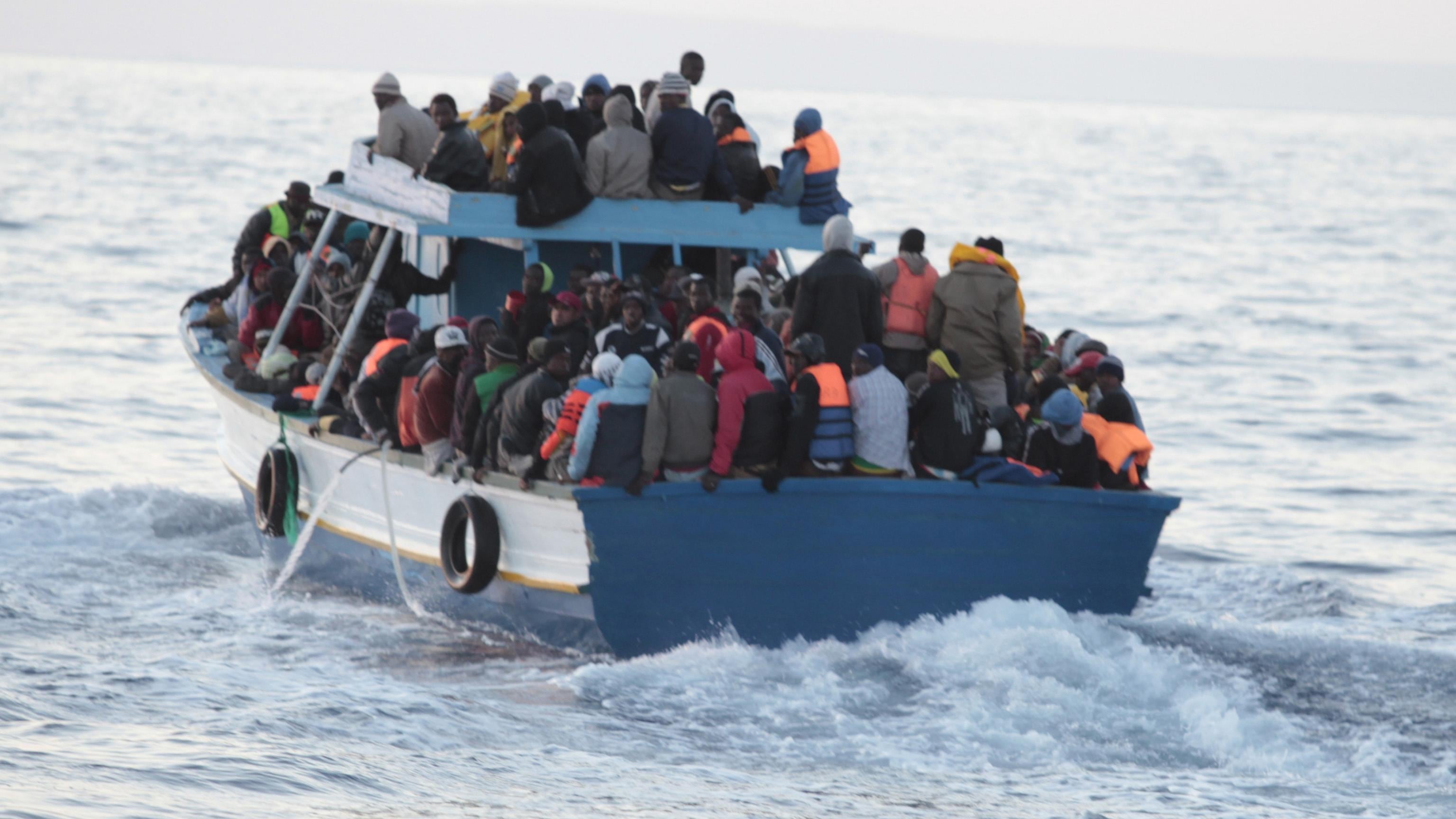 Strage sul barcone per l'Italia In 54 muoiono di stenti in mare