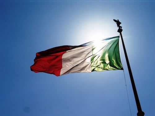 CasaPound: "Condannati per aver esposto il Tricolore"