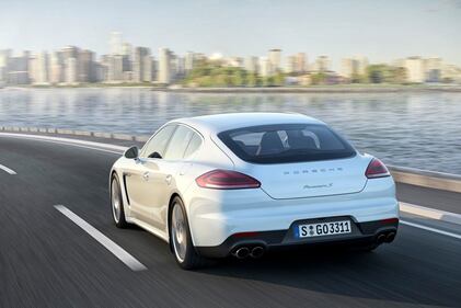 Nuova Porsche Panamera 8