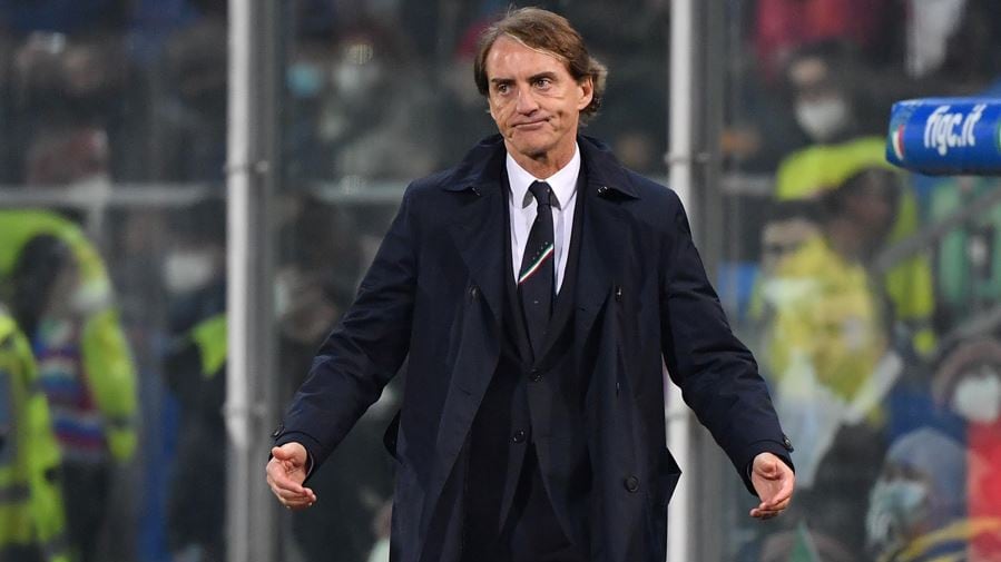 Mancini rompe il silenzio: "Prendiamoci tempo per riflettere"