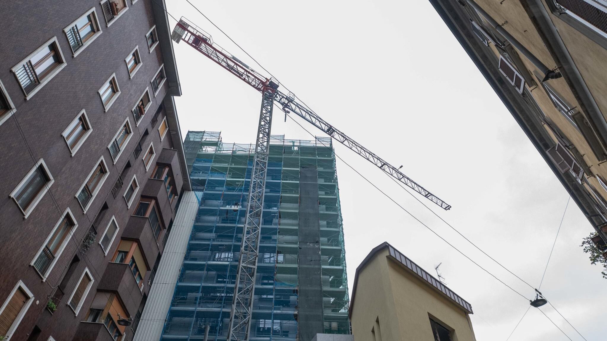 "Torre già dichiarata regolare dai giudici". Ricorso dei costruttori per il dissequestro