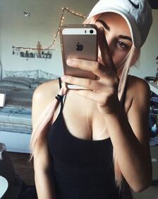 Roshelle, la cantante sexy che ha fatto impazzire Fedez 17