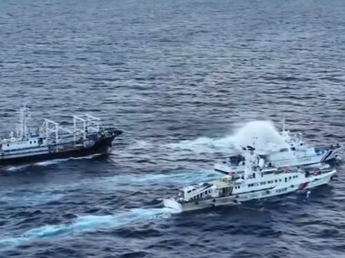"Ci hanno speronato": l'accusa alla nave cinese e il rischio escalation in Asia