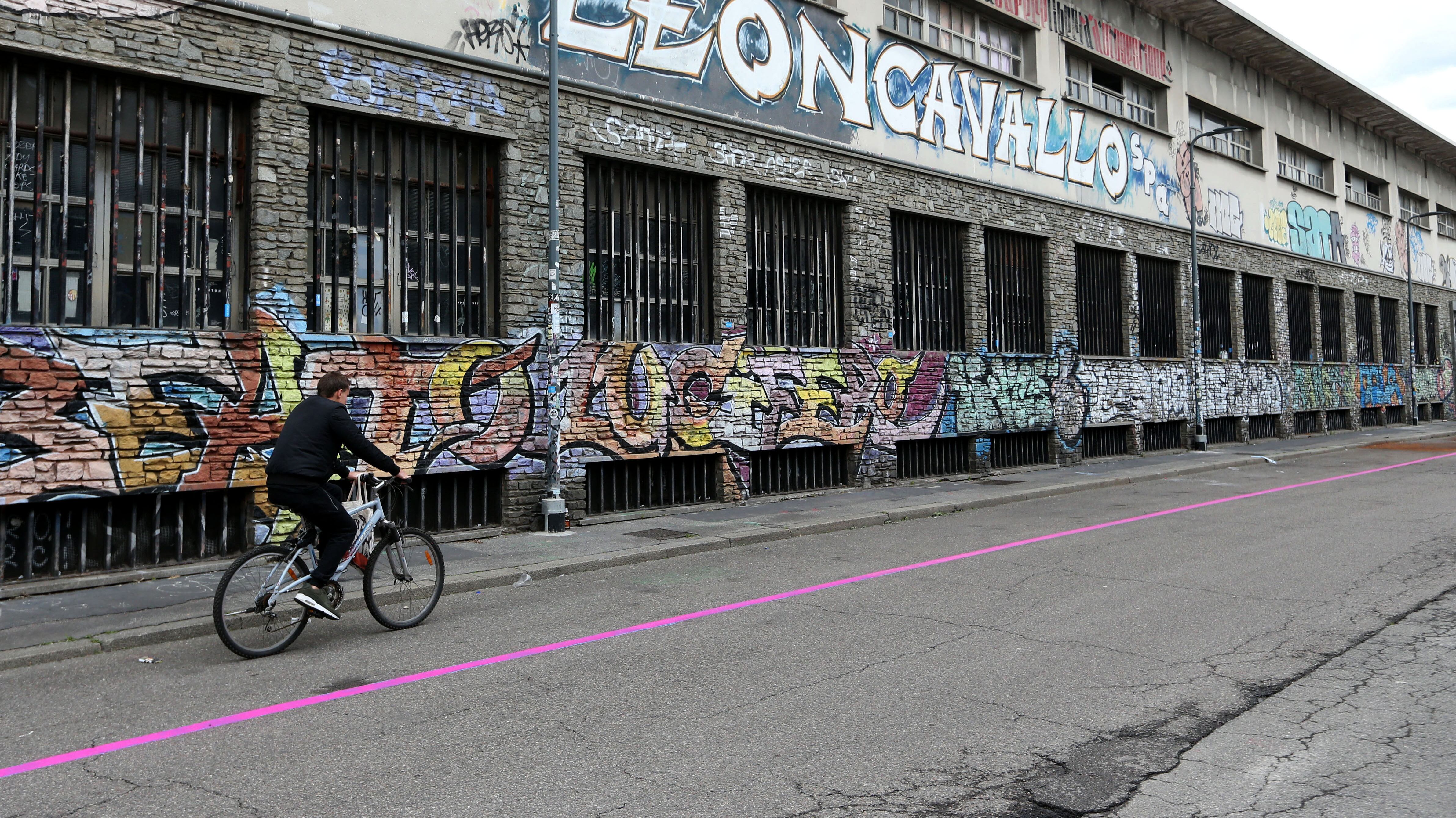 Leoncavallo, simbolo dell'illegalità impunita