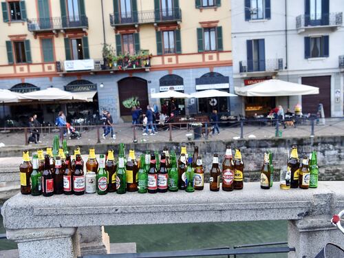 Da NoLo alla Darsena vietato l'asporto di vetro e lattine in 8 zone di movida