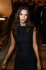 Emily Ratajkowski topless su Instagram 22