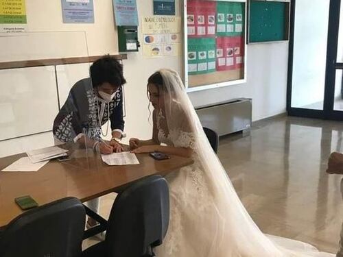 Deve sposarsi ma un "contrattempo" ritarda tutto: cosa è successo