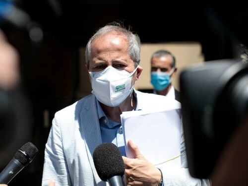 Crisanti choc: "Niente scudo ai vaccinatori"