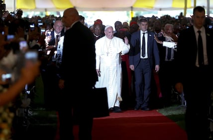 Kenya, il Papa visita una scuola 2
