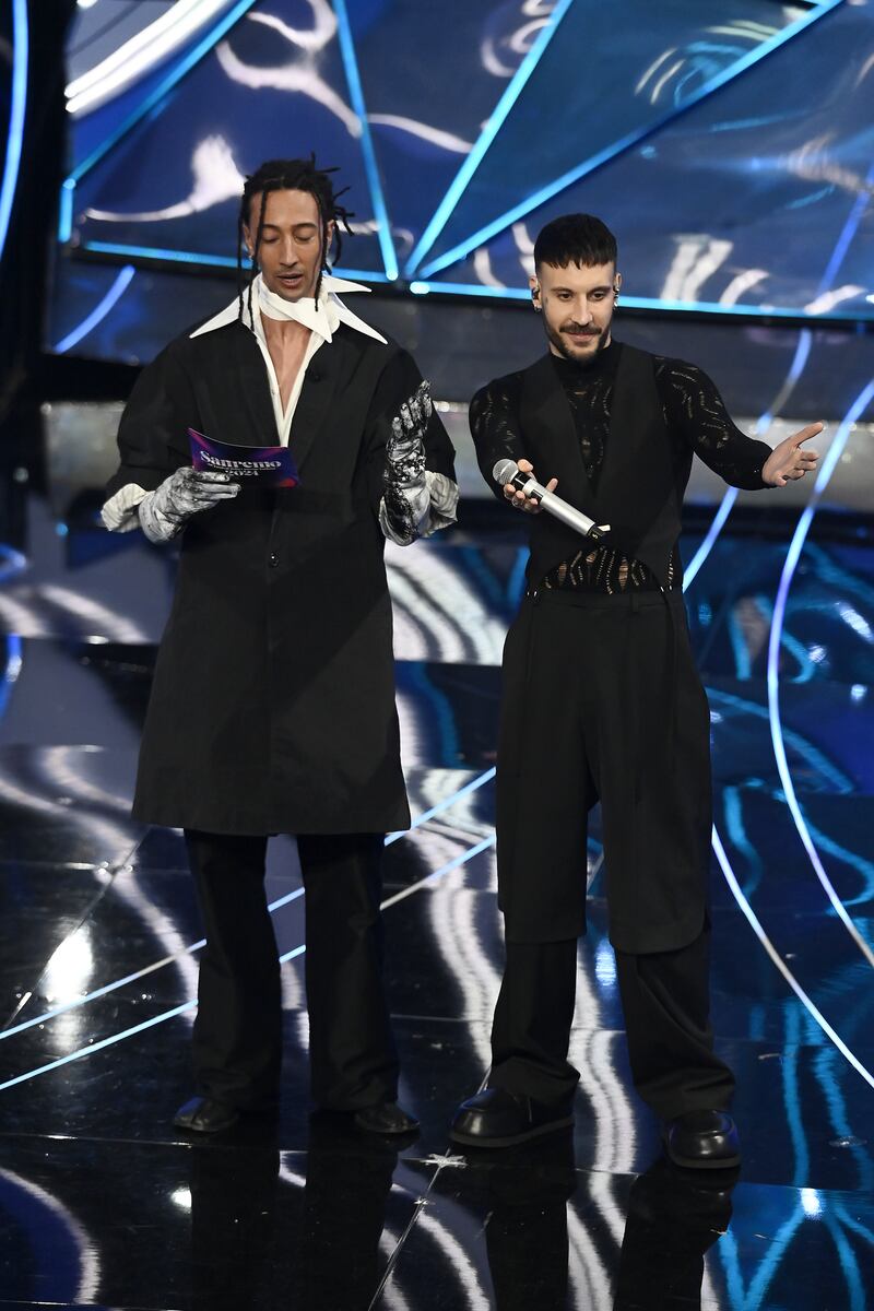 Sanremo 2024: ecco il look della seconda serata del Festival di Fred De Palma 2