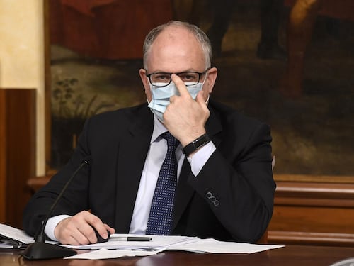 Il governo sfila a Taranto per la svolta "green". Ma si dimentica dell'Ilva