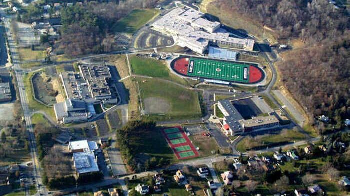 Usa, tragedia in un liceo. Accoltellati 20 studenti