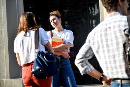 Maturità 2019: gli studenti all'ingresso del Liceo Parini a Milano 5