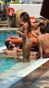 Il bikini hot di Belen Rodriguez in vacanza a Capri 6