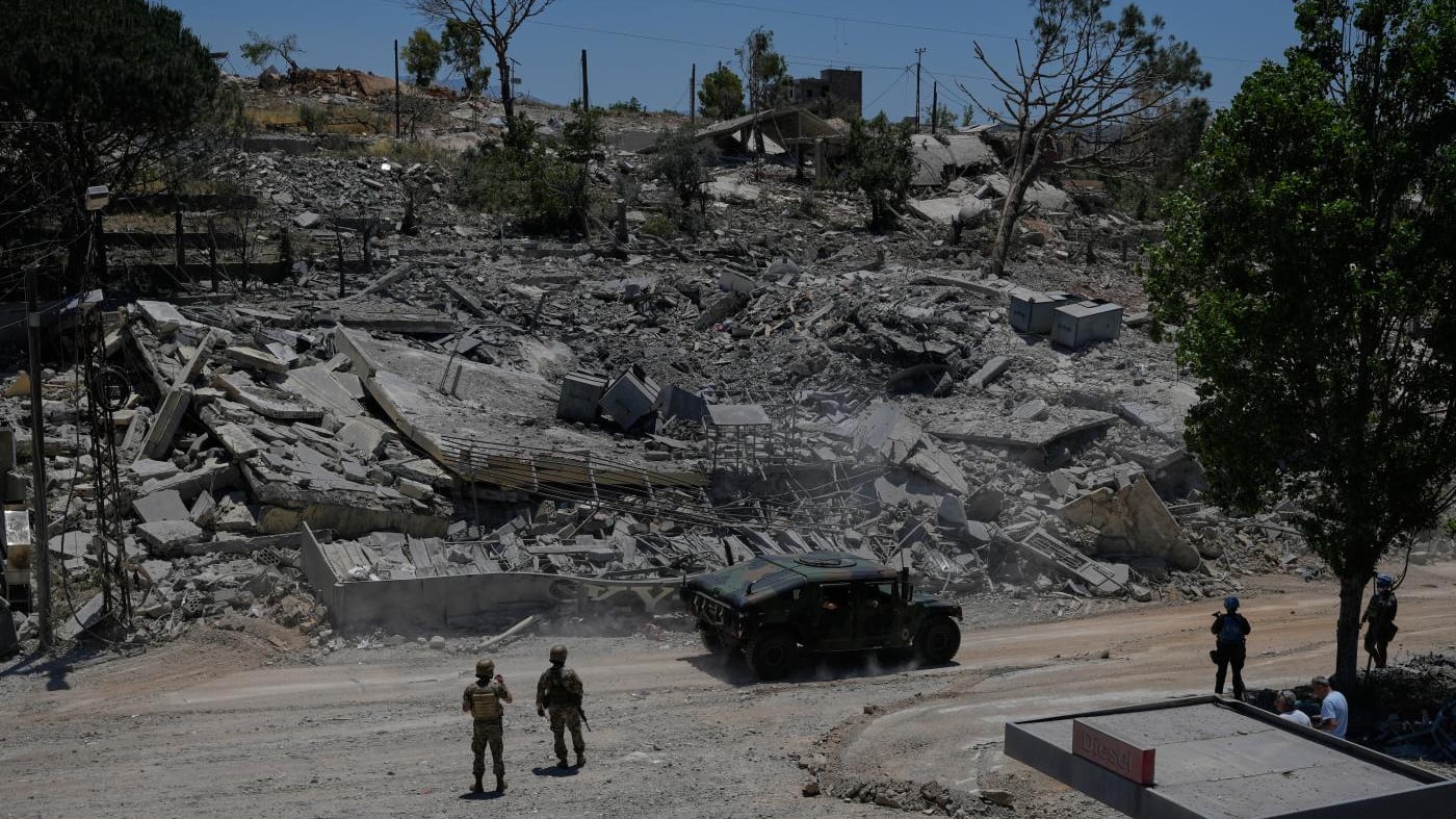 Bombe israeliane nel Sud. Ucciso un generale libanese