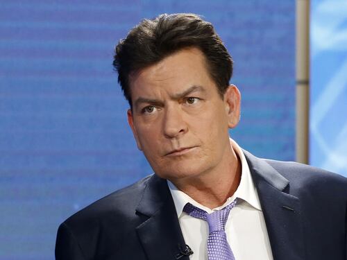 Bufera su Charlie Sheen: "Caro Dio, il prossimo sia Trump, ti prego"
