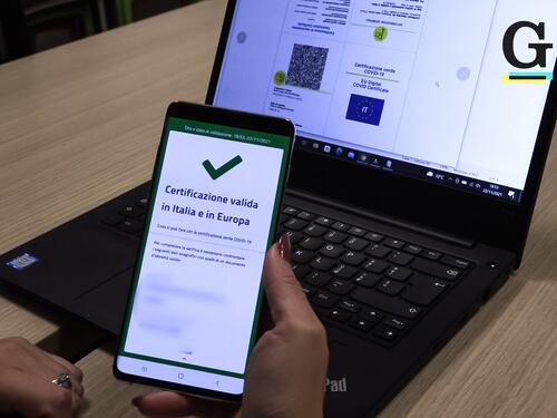 Falsi certificati gratis nelle chat dei No Pass: "Così salta il sistema"