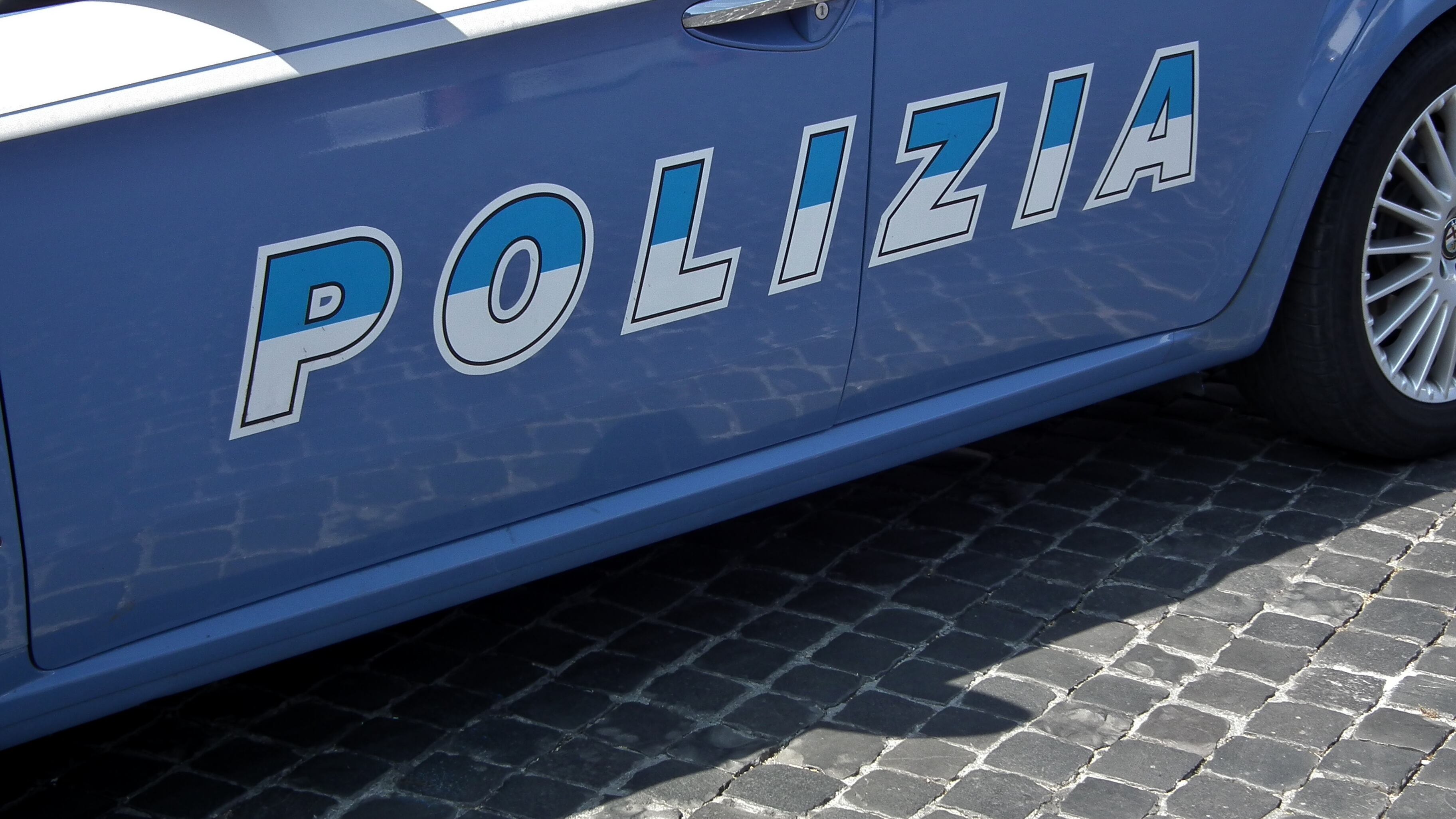 Le "señorite" che menano per sbarazzarsi della polizia
