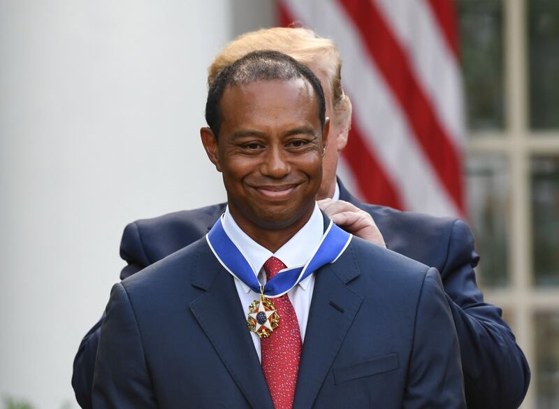 Donald Trump conferisce a Tiger Woods la medaglia presidenziale della Libertà 8