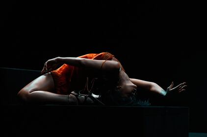 Rihanna semi-nuda nel video "Kiss it better": foto 6