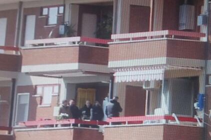 Latina, la trattativa da balcone a balcone 10