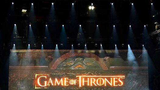 Game of Thrones, sulla scena una tazza di caffè Starbucks