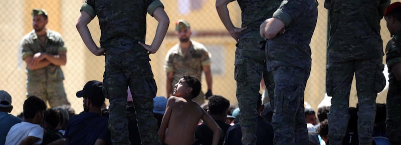 “Vogliamo l’Italia o la Francia”. Tra i migranti dirottati quaggiù - Il reportage di Biloslavo a Ceuta