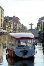 Il Cristo di Rio sui navigli a Milano 7