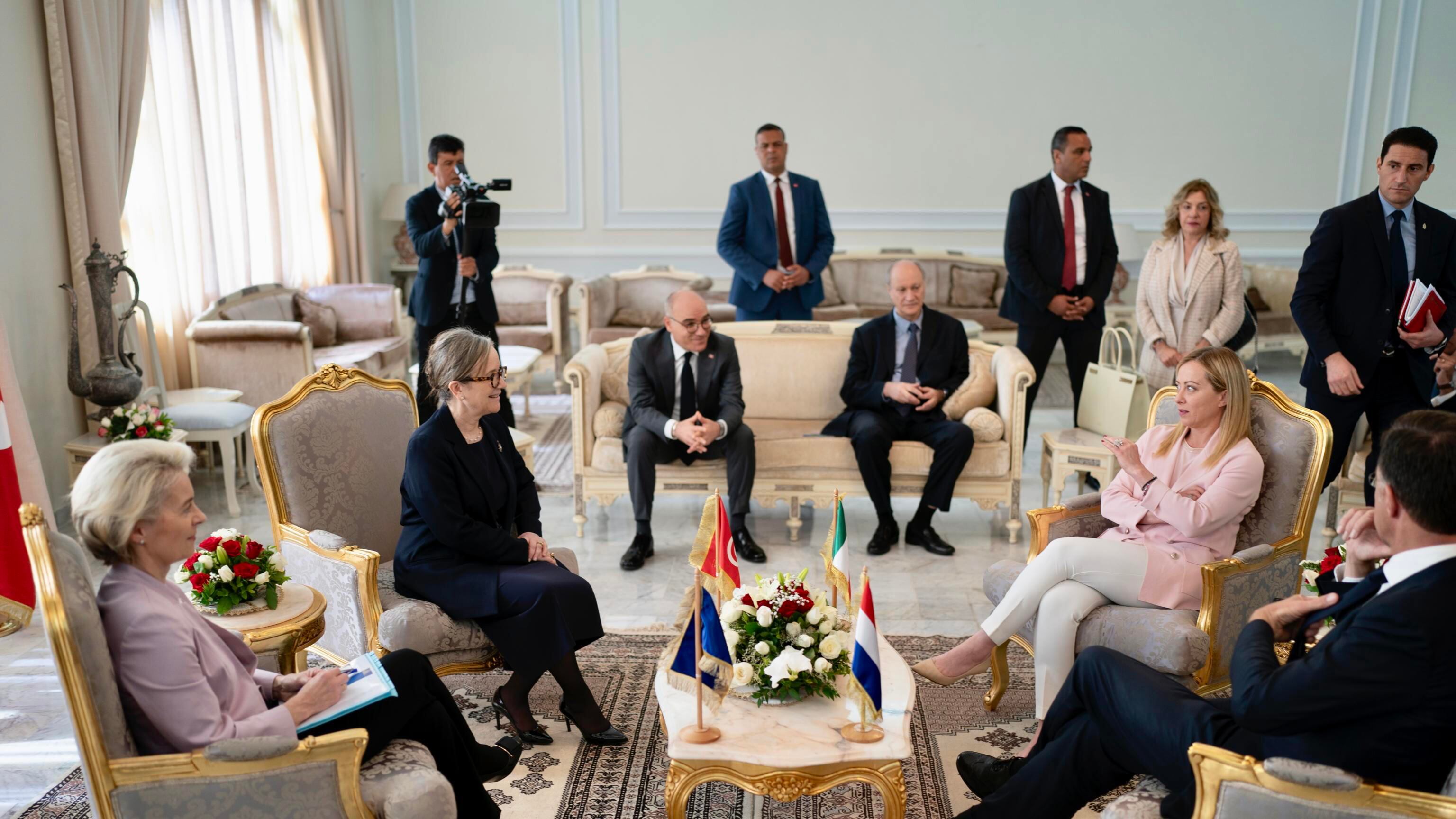 Accordo tra Ue e Tunisi sui migranti: passa la linea dell'Italia