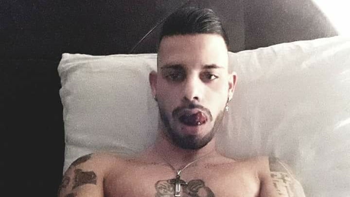 Cantù, massacra il nonno: poi nottata con prostitute