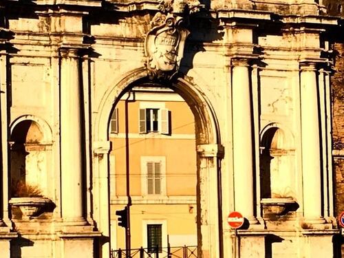 Porta Portese, rissa a sprangate e pugni durante il mercato