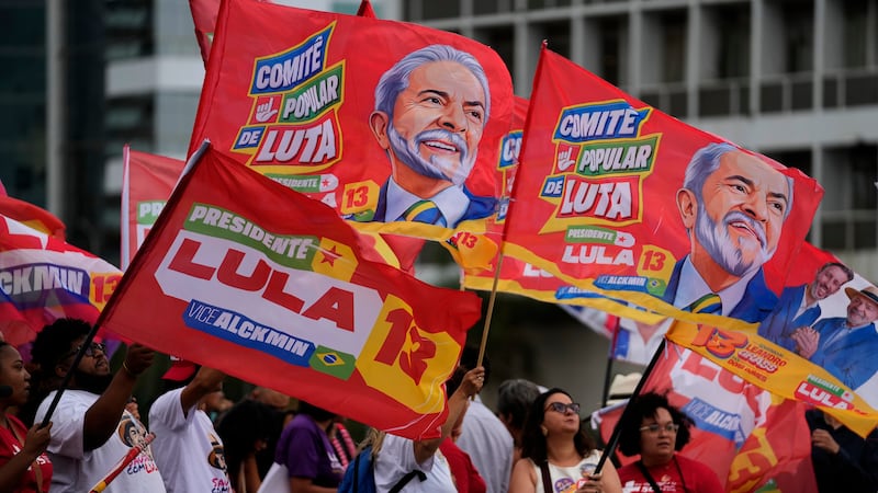 Oggi il Brasile sceglie il suo futuro: Lula-Bolsonaro jr, sfida tra i veleni