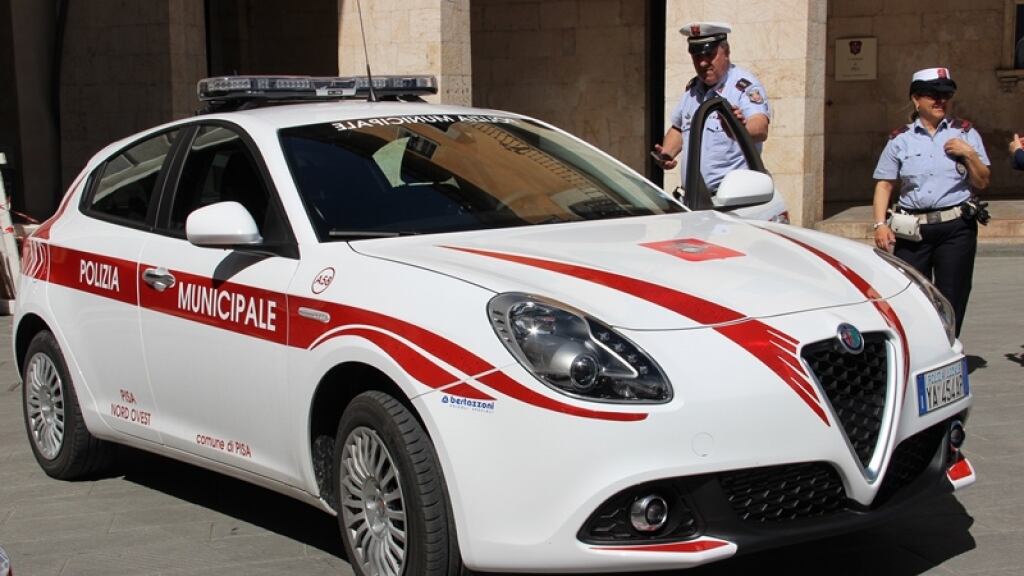 Furti e spaccio in una casa occupata: denunciata baby gang straniera