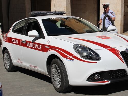 Furti e spaccio in una casa occupata: denunciata baby gang straniera