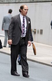 Matthew McConaughey calvo e con la pancetta: irriconoscibile per "Gold" 1