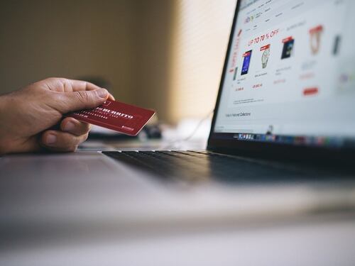 Black Friday, allarme sindrome da shopping compulsivo