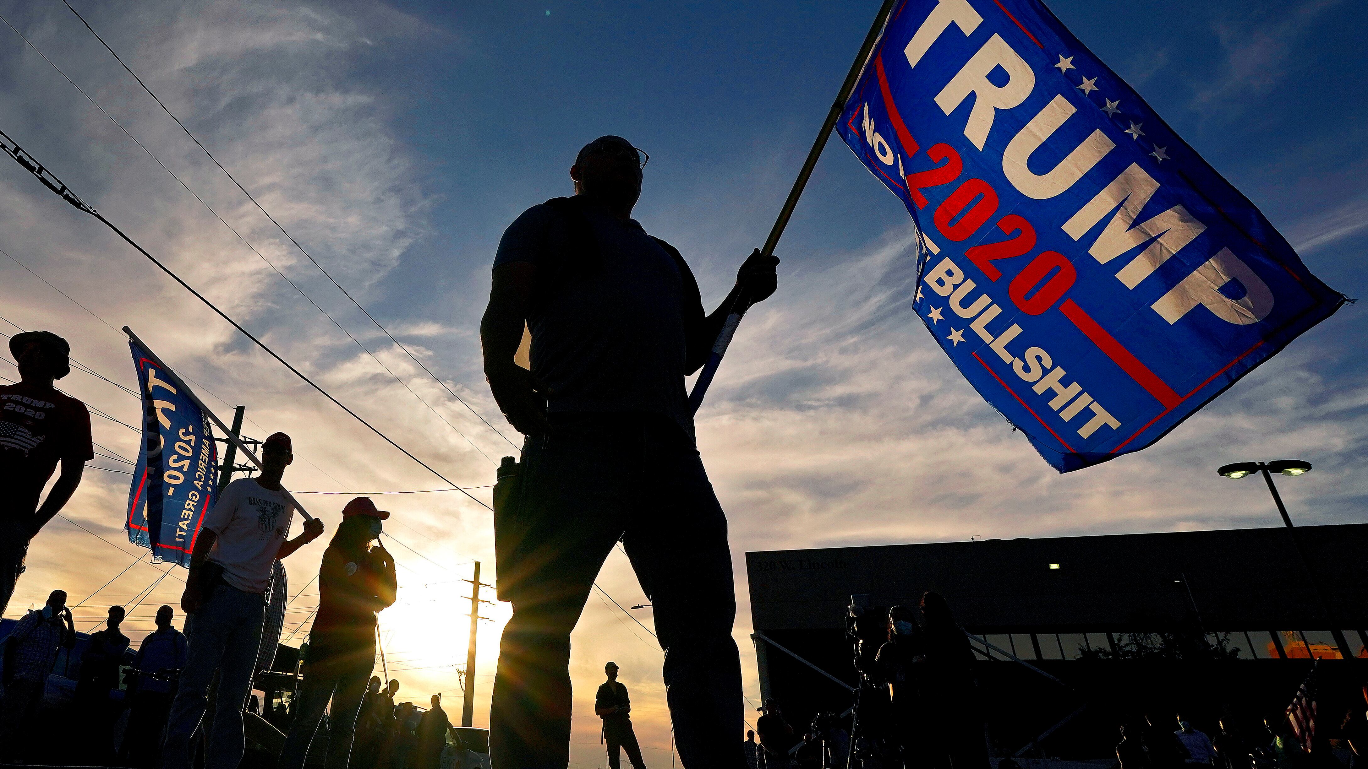 La guerra dei social a Trump: così bloccano il presidente Usa