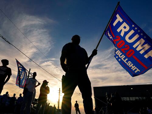 La guerra dei social a Trump: così bloccano il presidente Usa