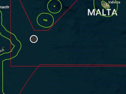 Migranti, giallo sulla Guardia costiera. "Operazione in acque maltesi"