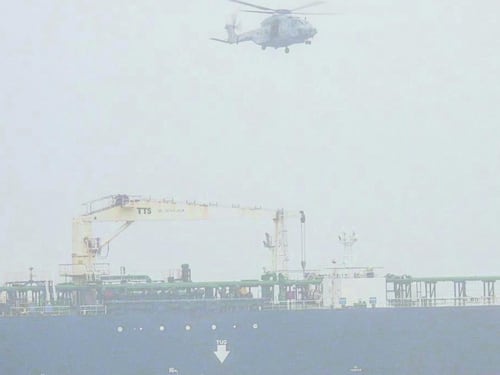 Parigi lancia la guerra dei mari contro Mosca. Sequestrata un'altra petroliera "fantasma"